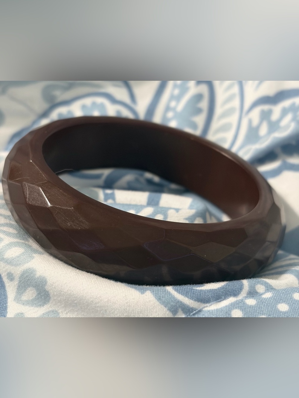 * Vintage Diamond Faceted Dark Brown Bakelite Bangle Bracelet *